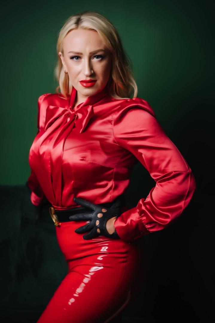 dominatrix